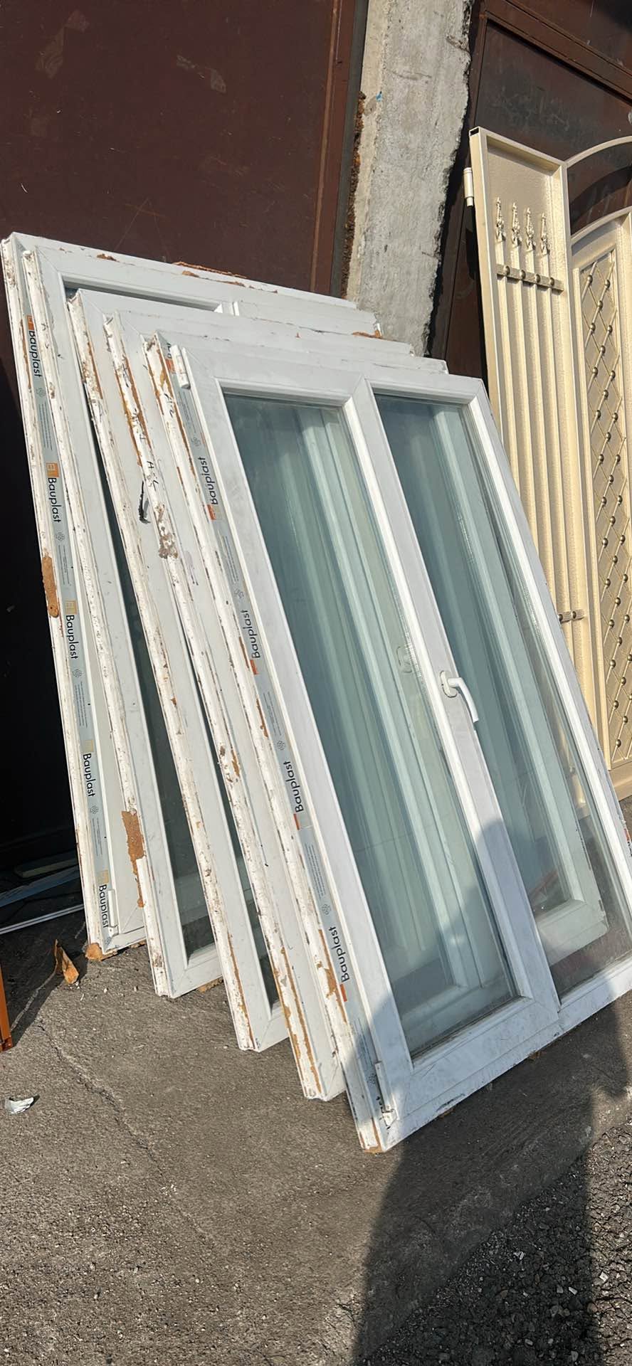 Az işlenmiş yeni pencereler pahalı mal — 300₾