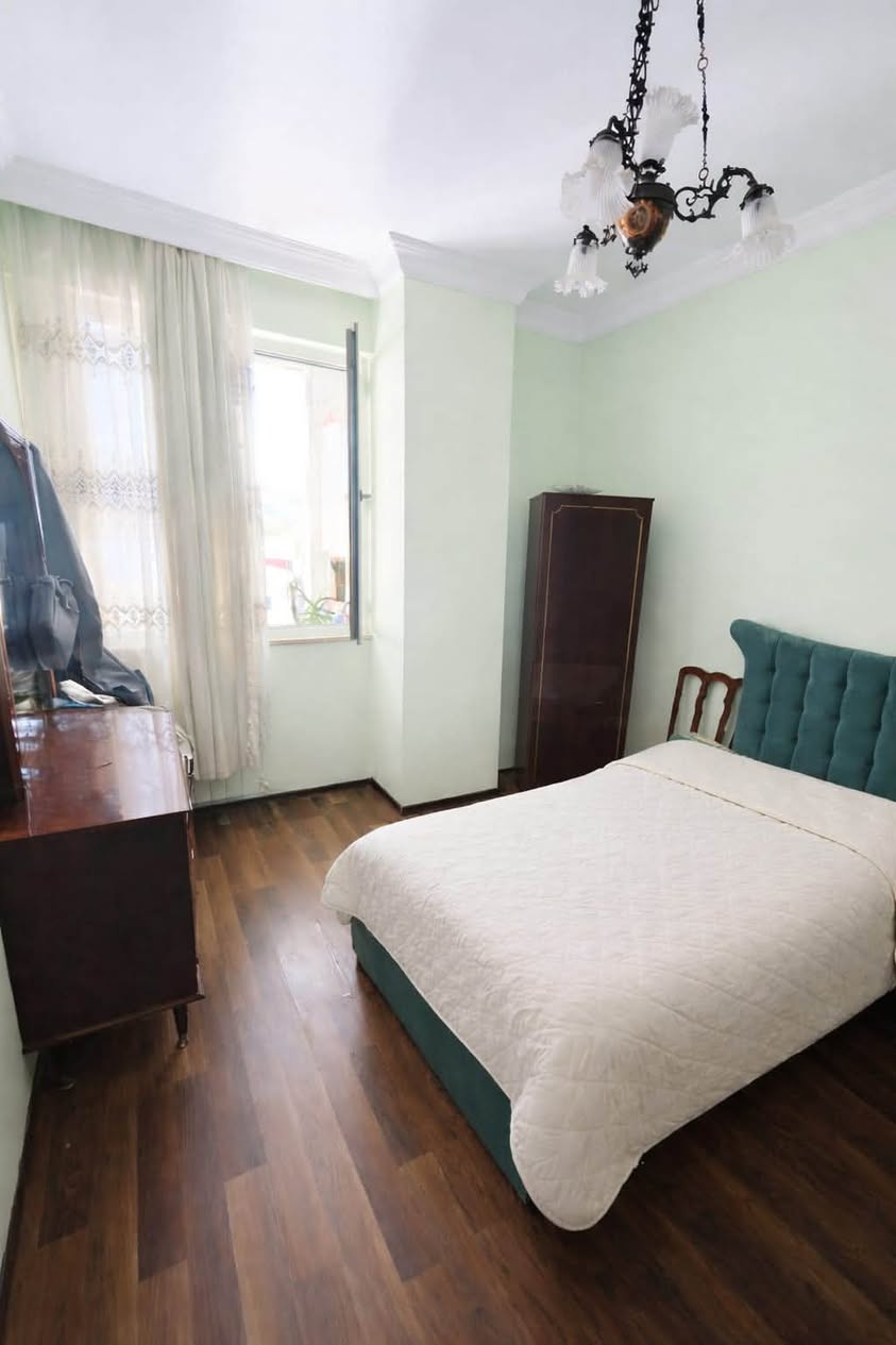 იყიდება 4-ოთახიანი ბინა, ბათუმი — $136,000