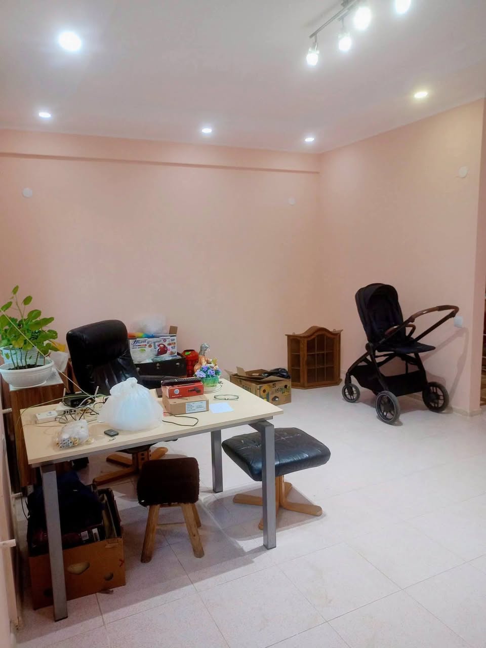 Ticari alan, Tiflis — $500