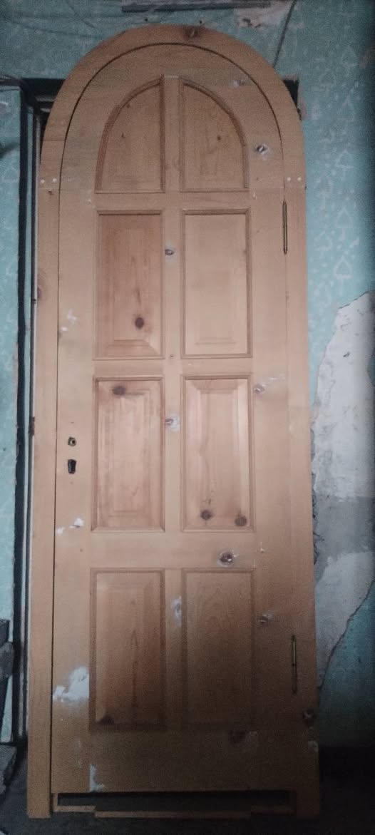 Oval formalı ağacdan qapılar, 2 ədəd