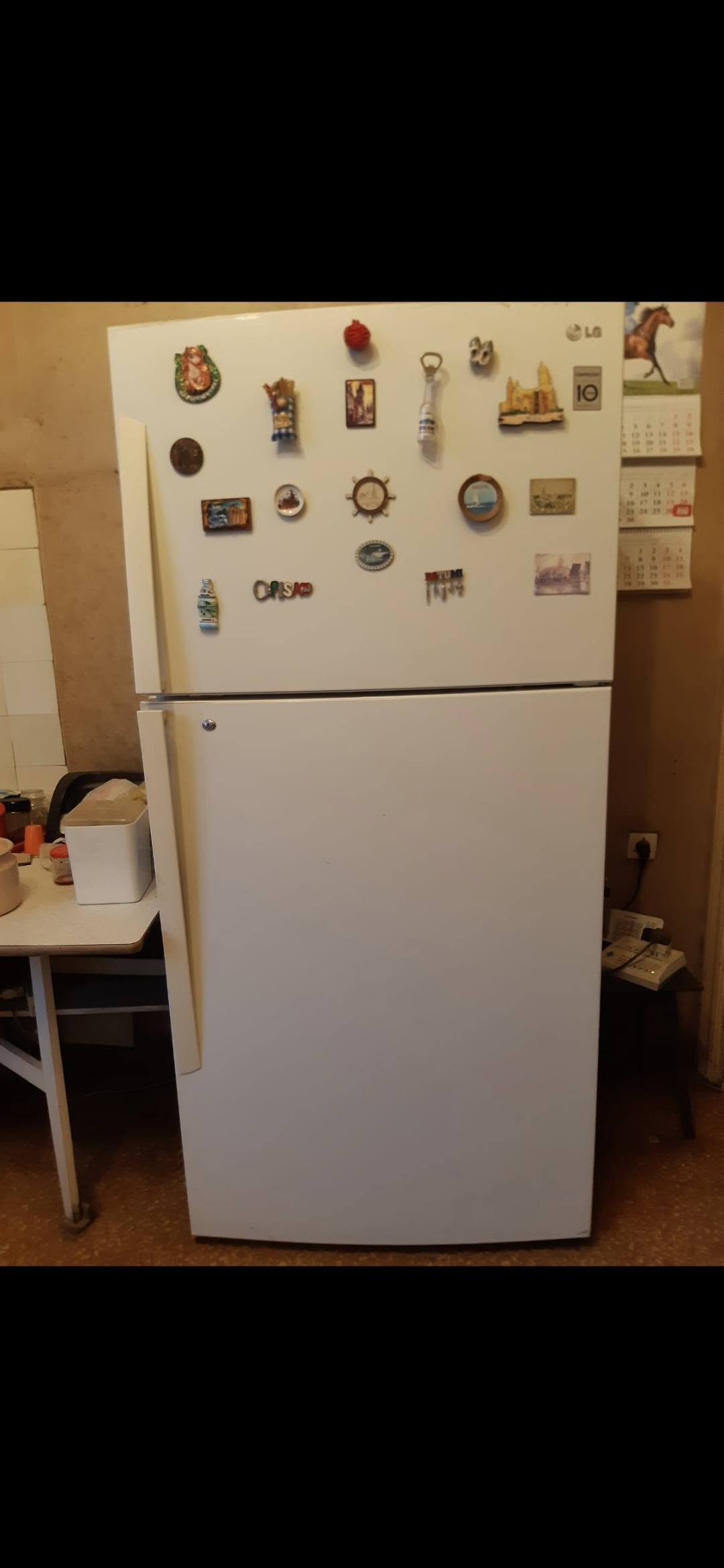 Təcili olaraq böyük LG soyuducu satılır. İşləyir
