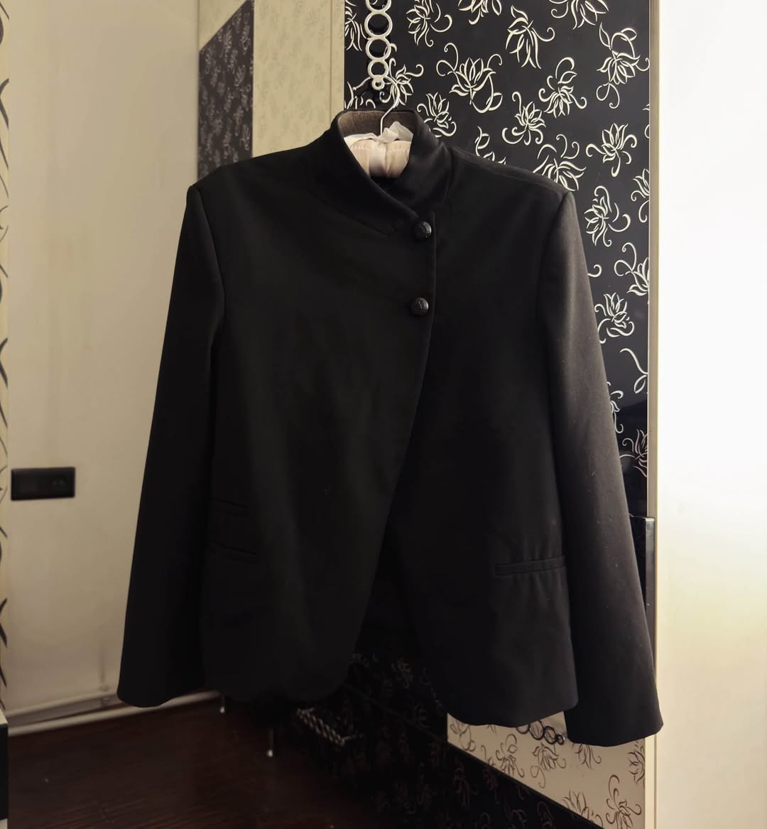 Black Zara blazer, XS/S