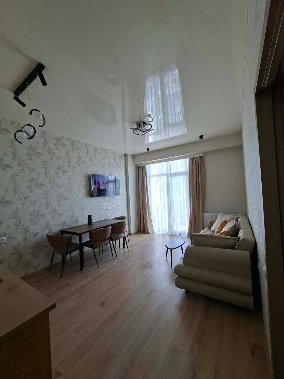 3-комнатная квартира в аренду, Тбилиси — 1,300 ₾
