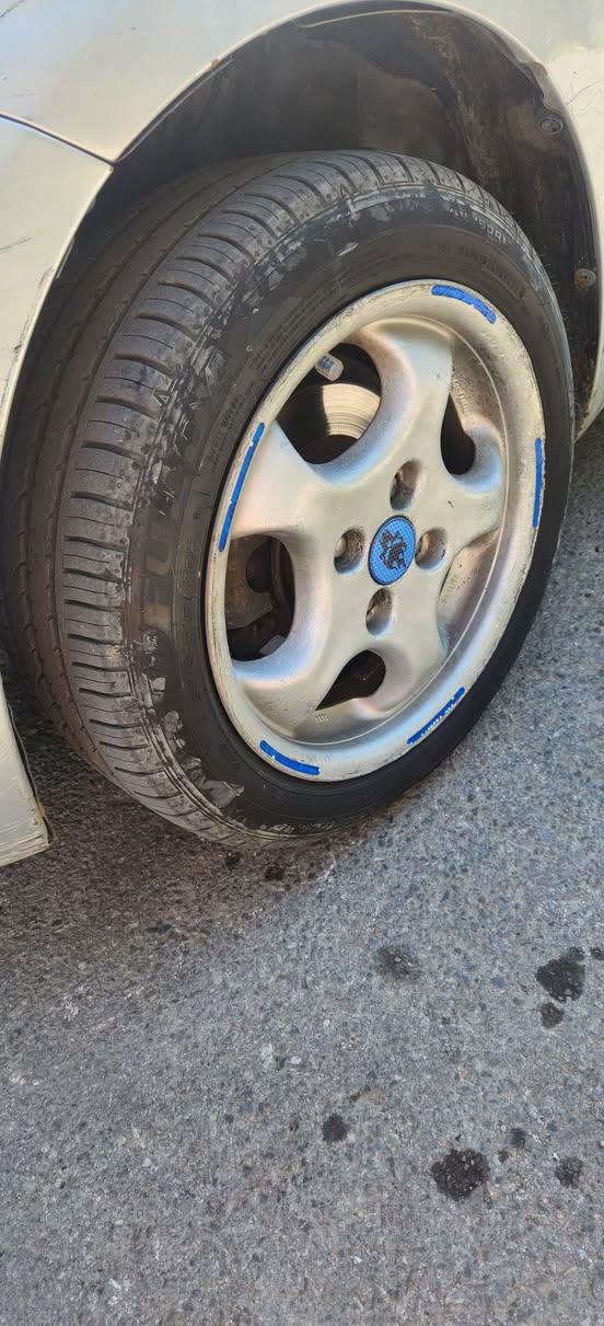 იცვლება!კარგი დისკებია 195/50 R15 საბურავებით.დისკები არც