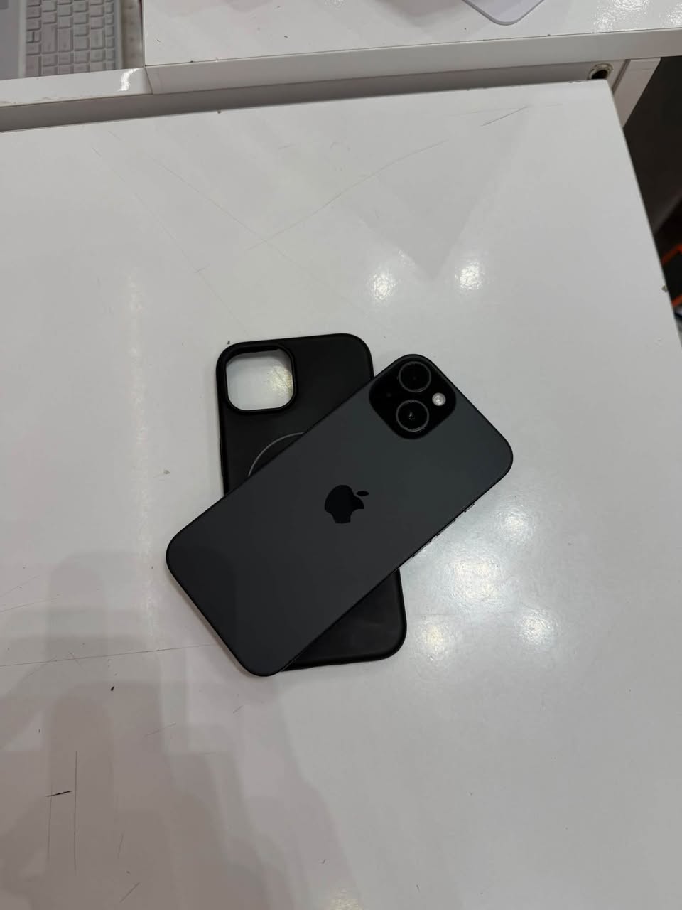 iPhone 15 Midnight 128GB, 82% battery