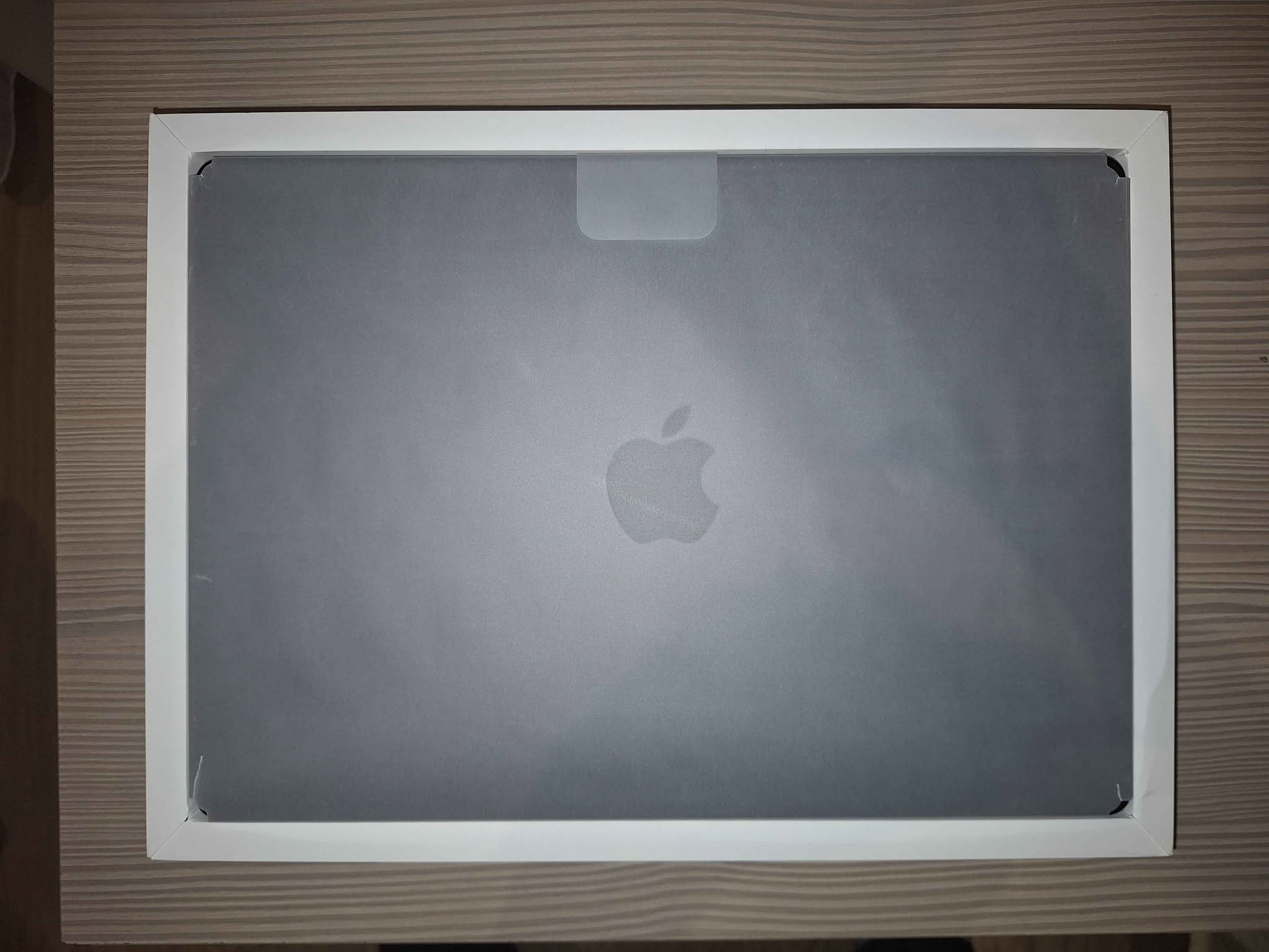 Satılır Macbook M5 Pro 14" var