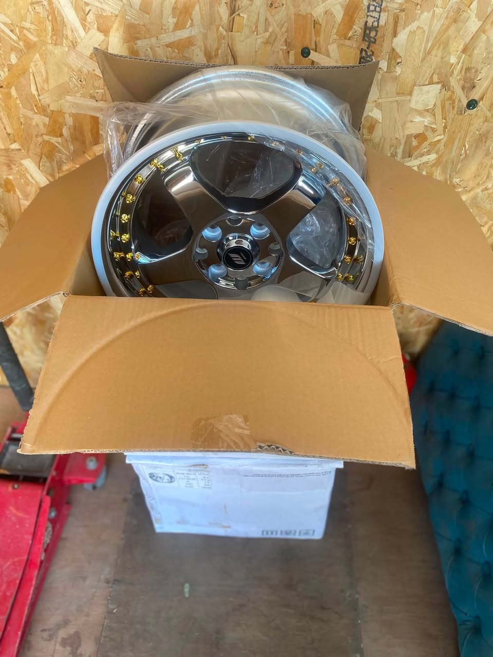 For sale a brand new set of disks for 1350 lari