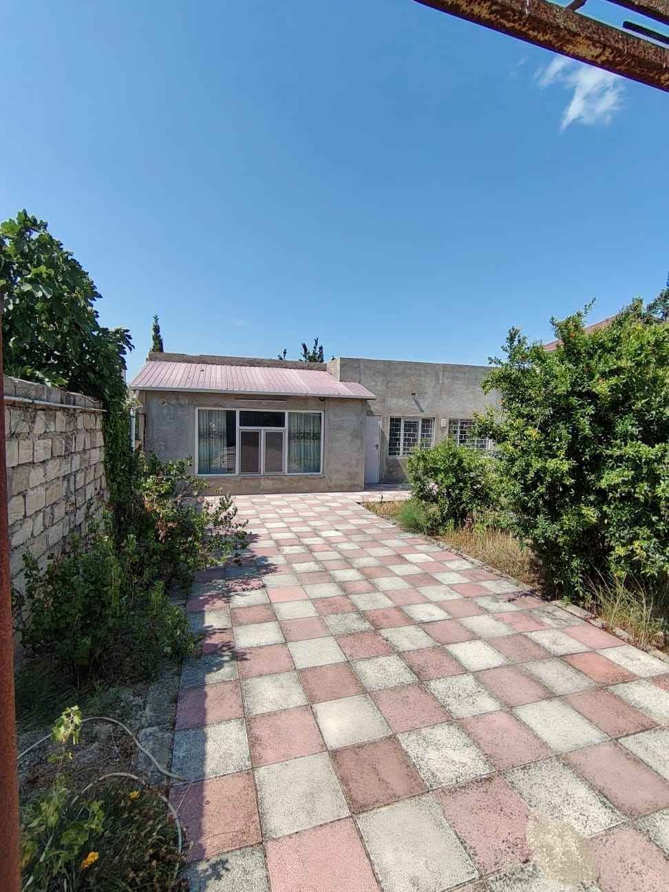 Հեյաթ էվի, Բաքու — 105,000 ₼