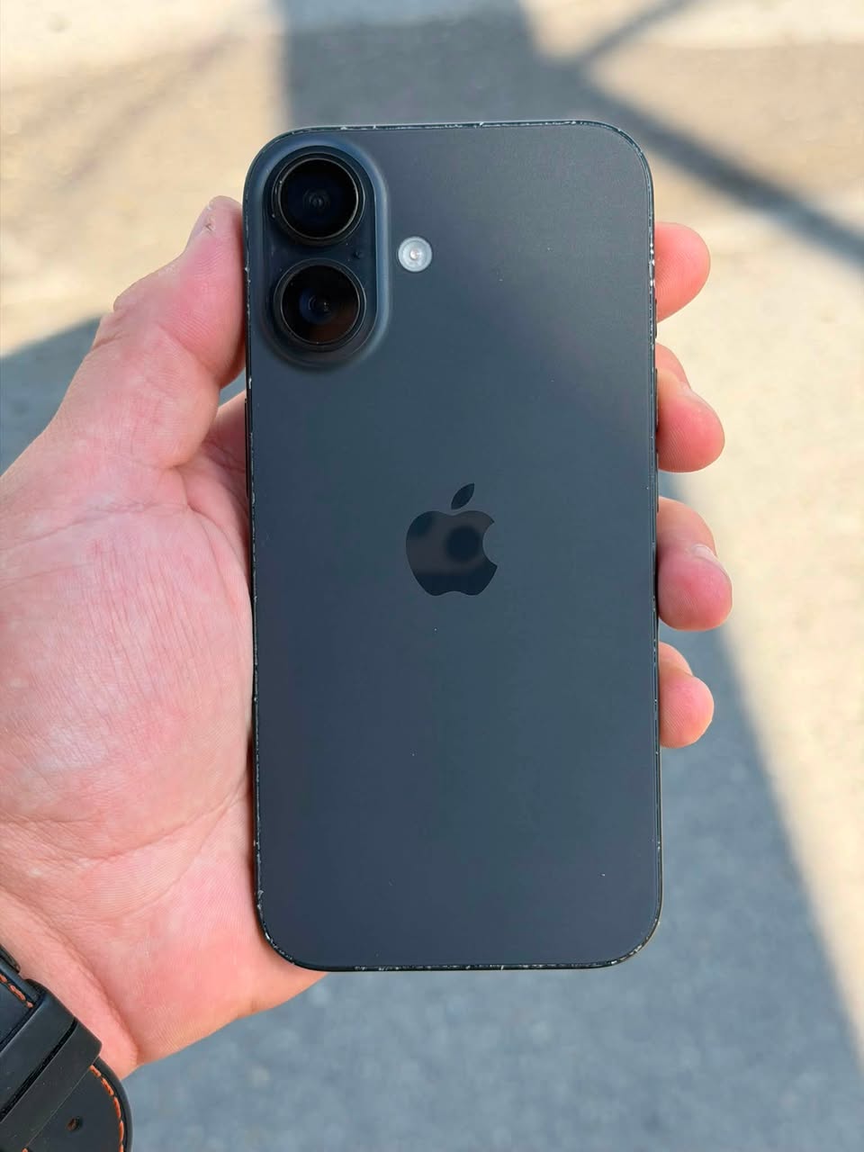iPhone 16-128 GB. 1050 lari dəyişdirilib
