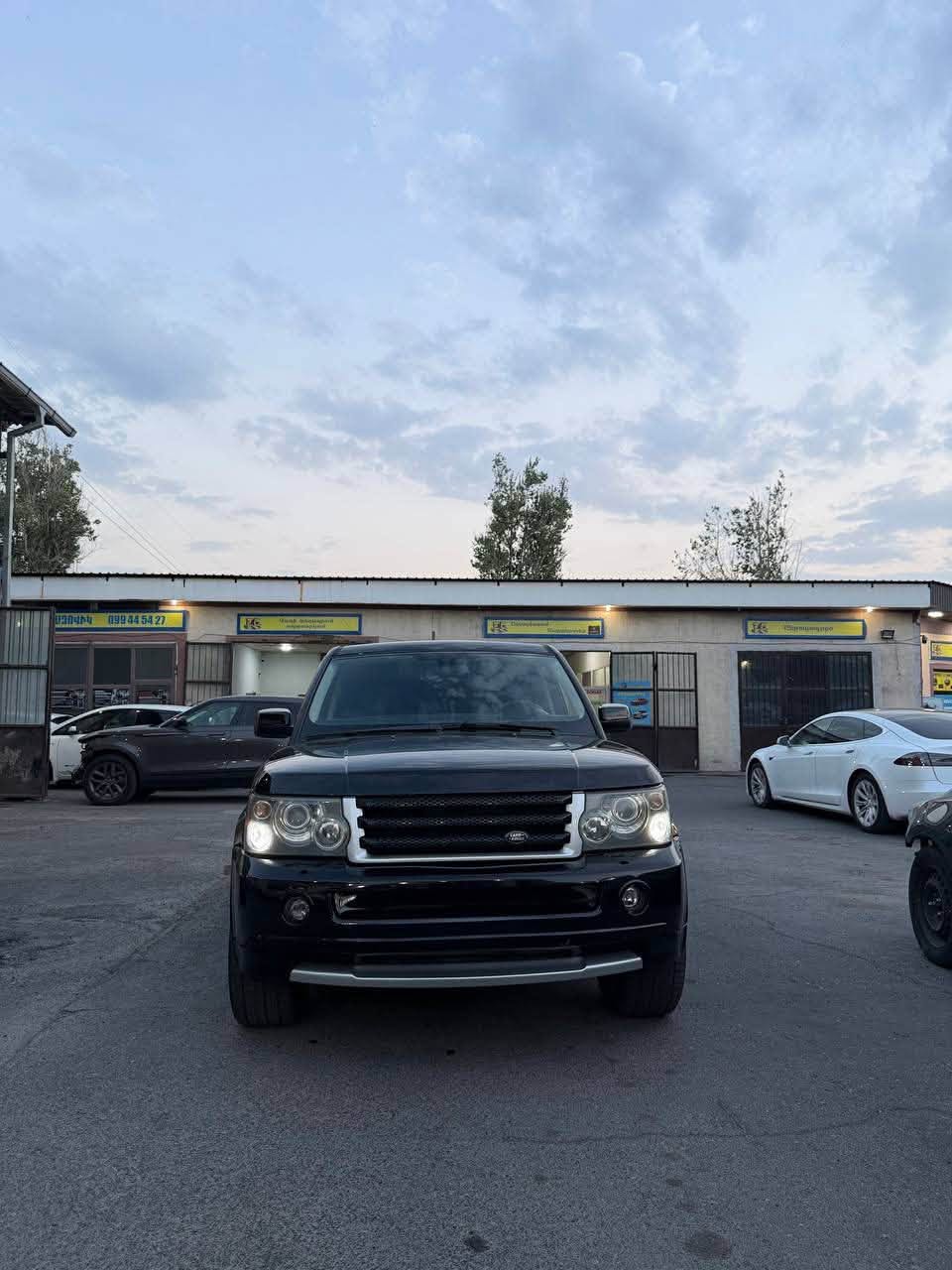 Black Range Rover SUV for sale