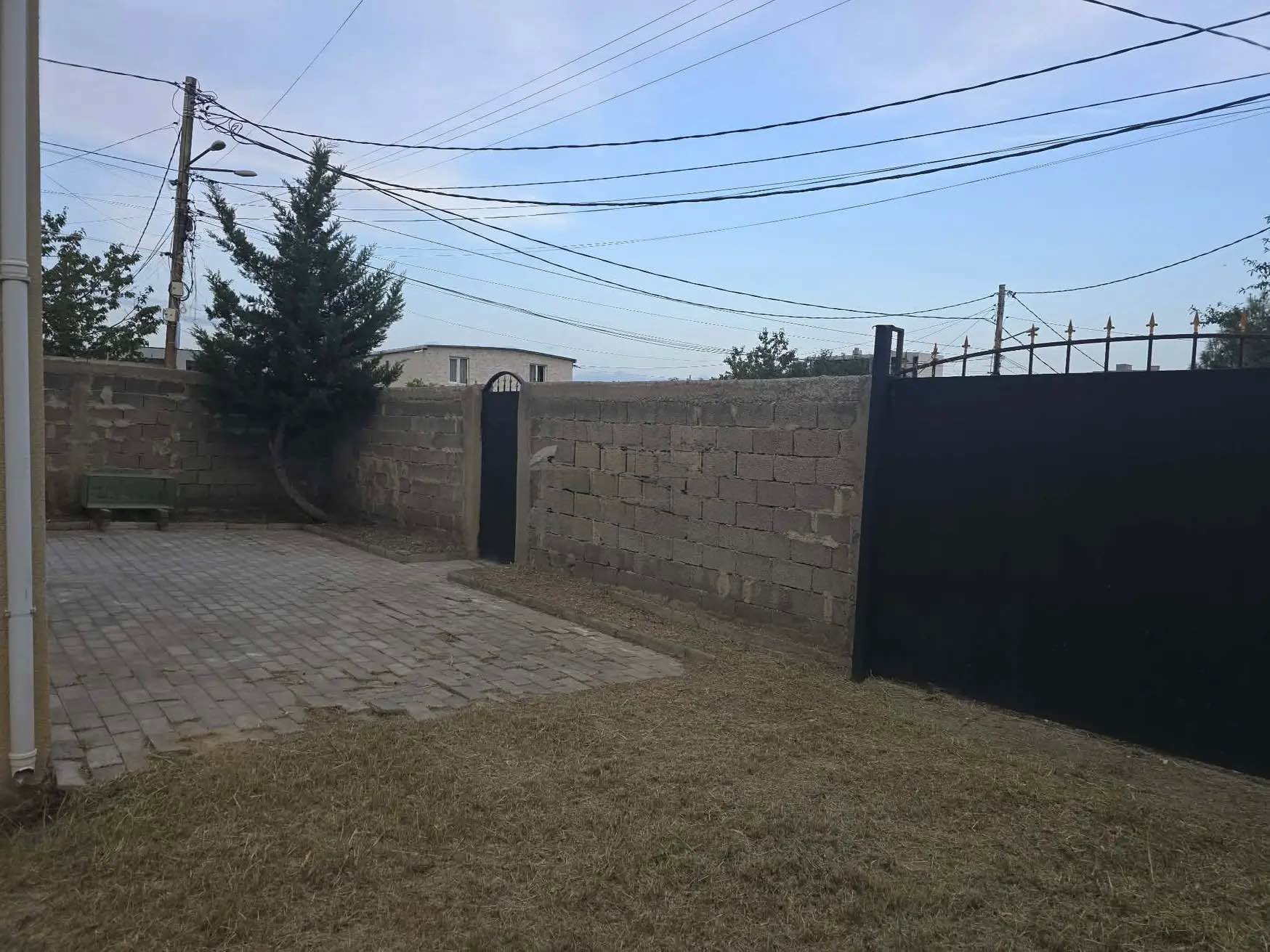 სახლი, თბილისი — $157,000