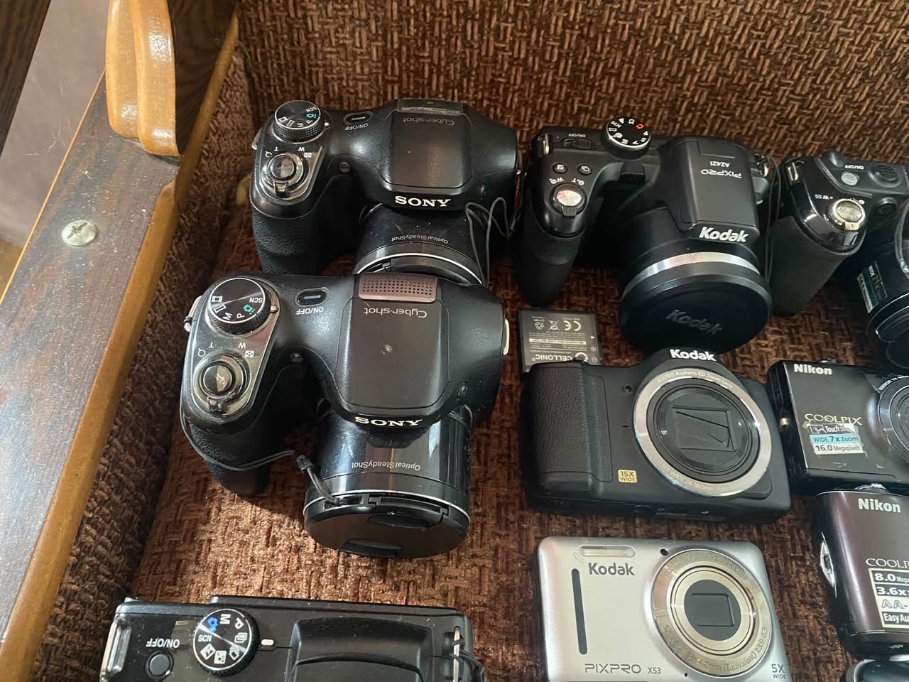 ციფრული ფოტოაპარატები: Sony, Kodak, Nikon