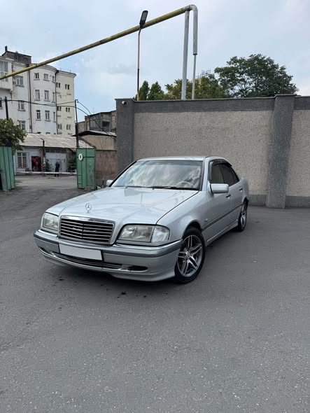 Mercedes-Benz C240 1998 — 5,400$
