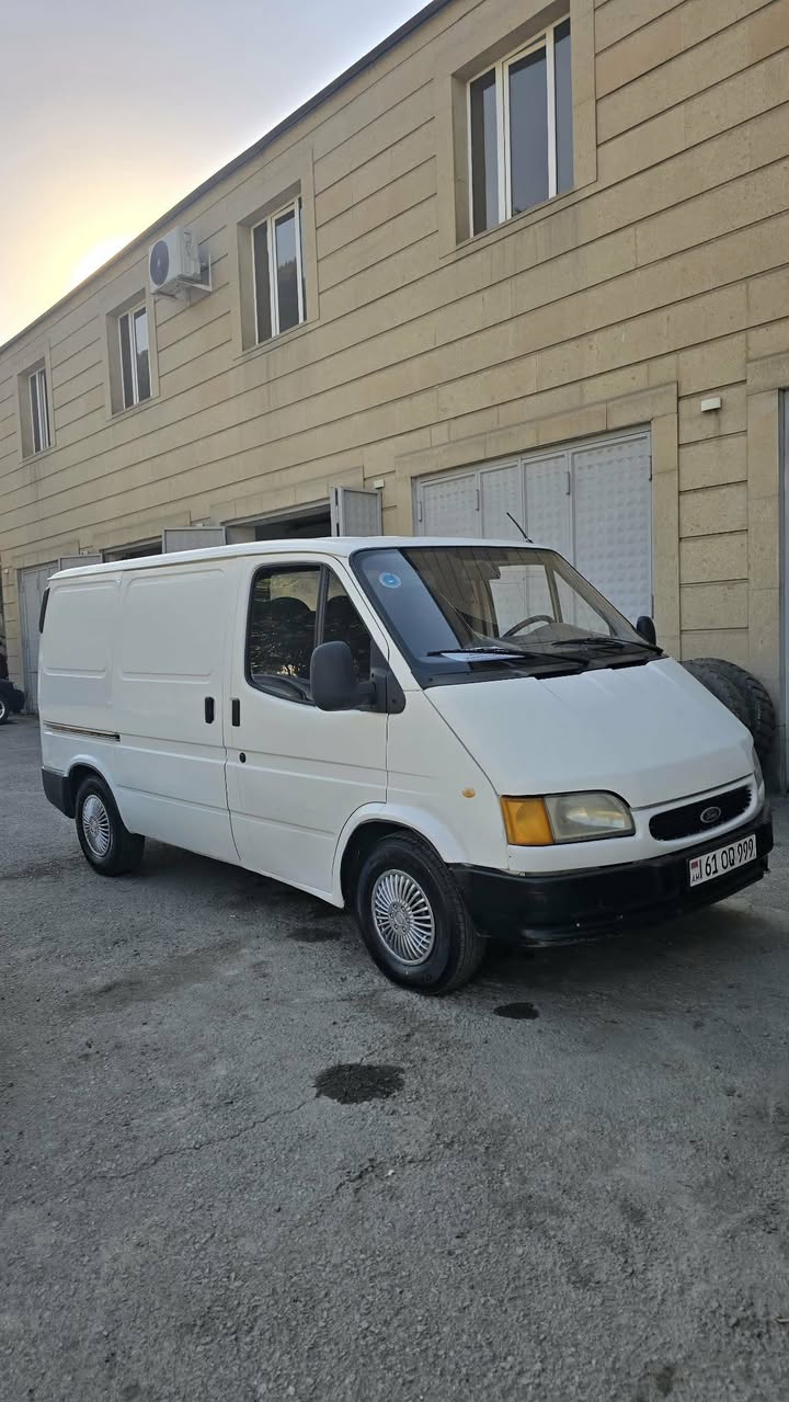 Ford Transit 1998 — 5,000$