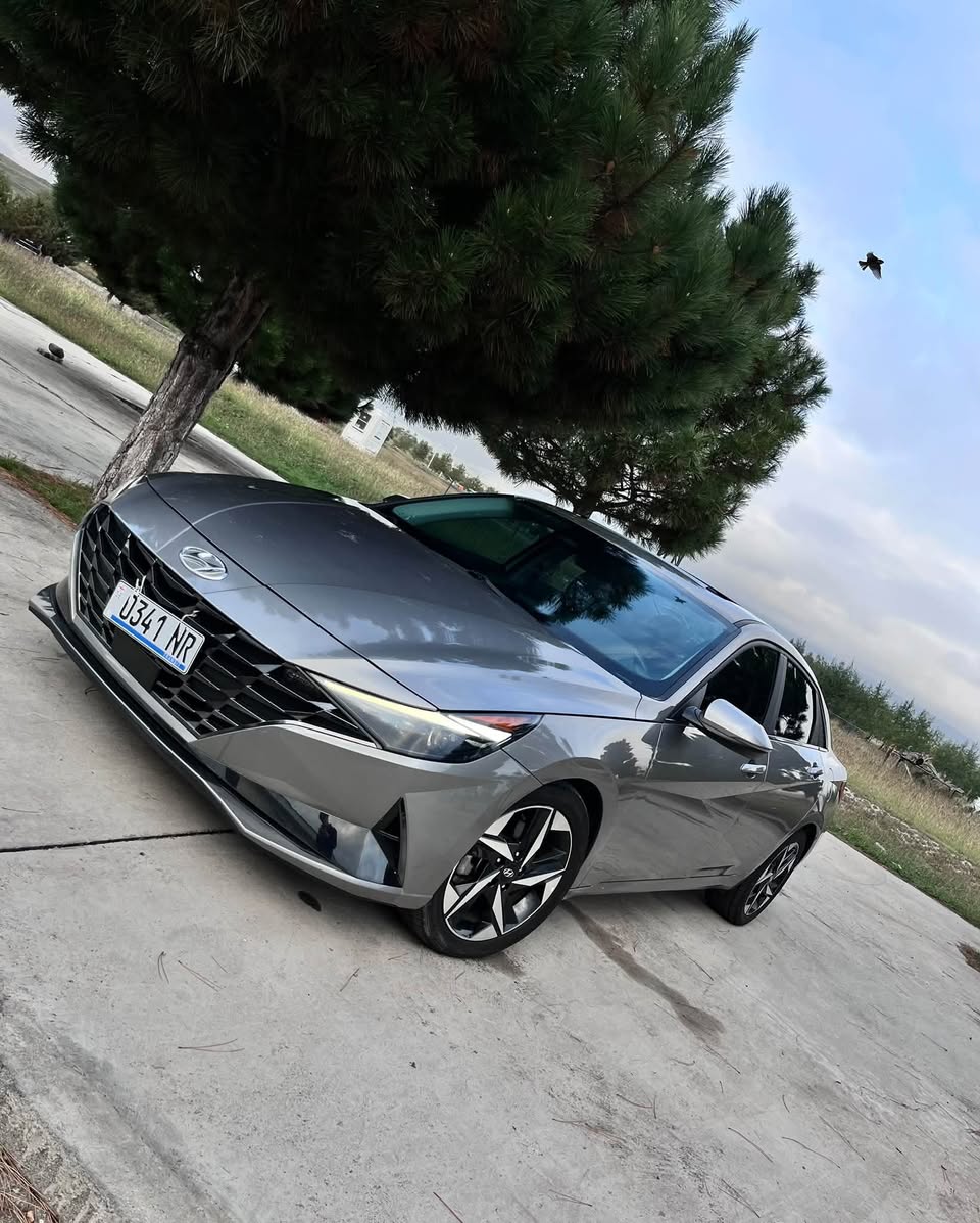 Hyundai Elantra 2023