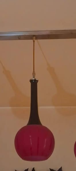 Hanging glass lamp, red