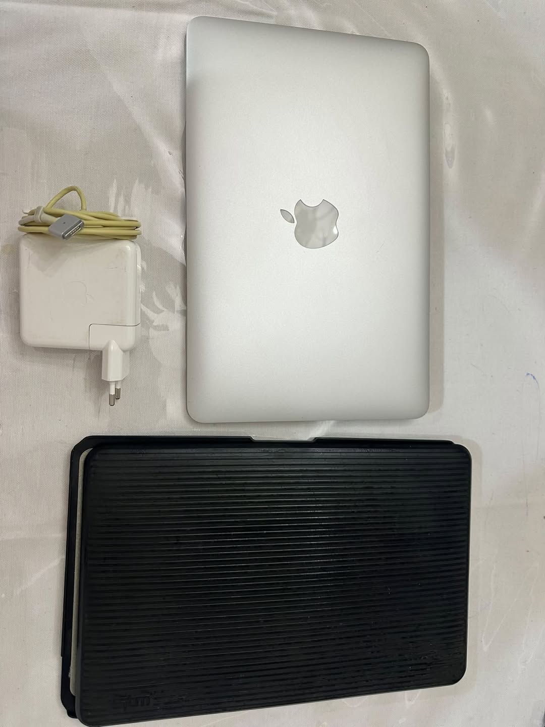 Շատ արագ է վաճառվում MacBook Air (2014) — 300$