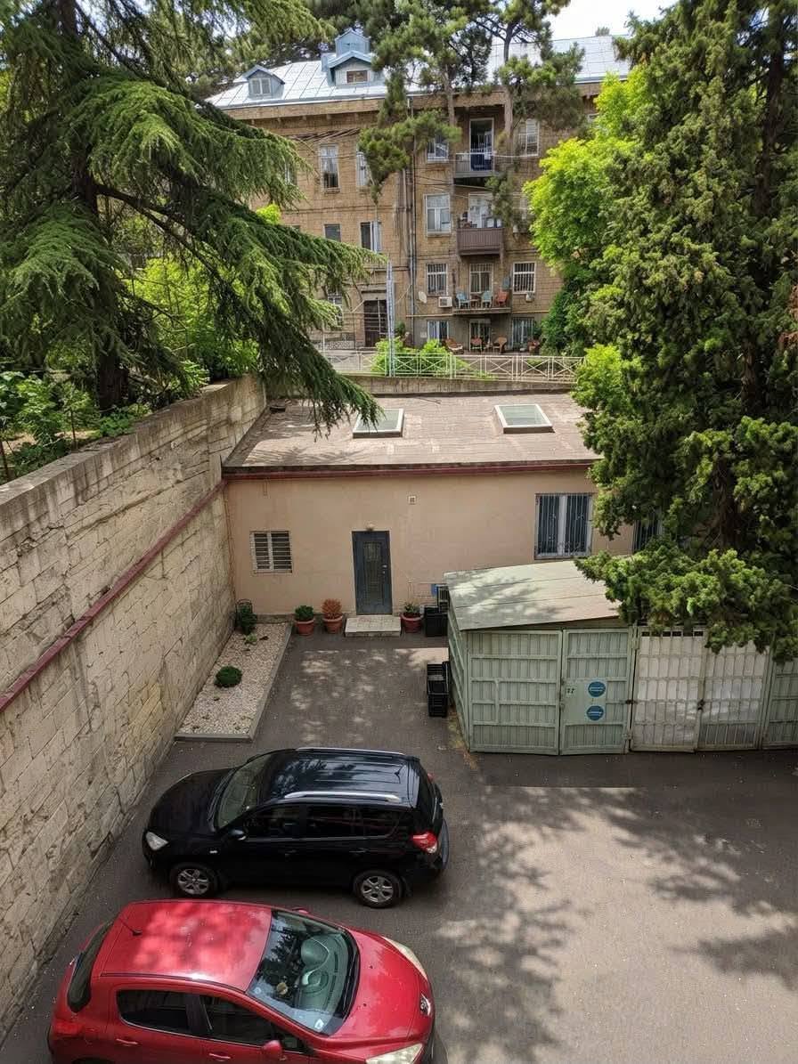 В Ваке продается коммерческая площадь 90кв.м дозвонитесь нам