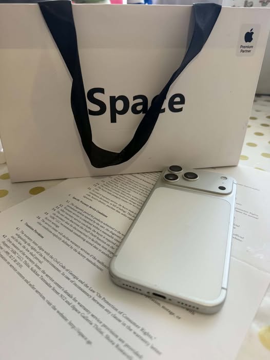 iPhone 17 Pro Max 256GB, ბატარეა 94%