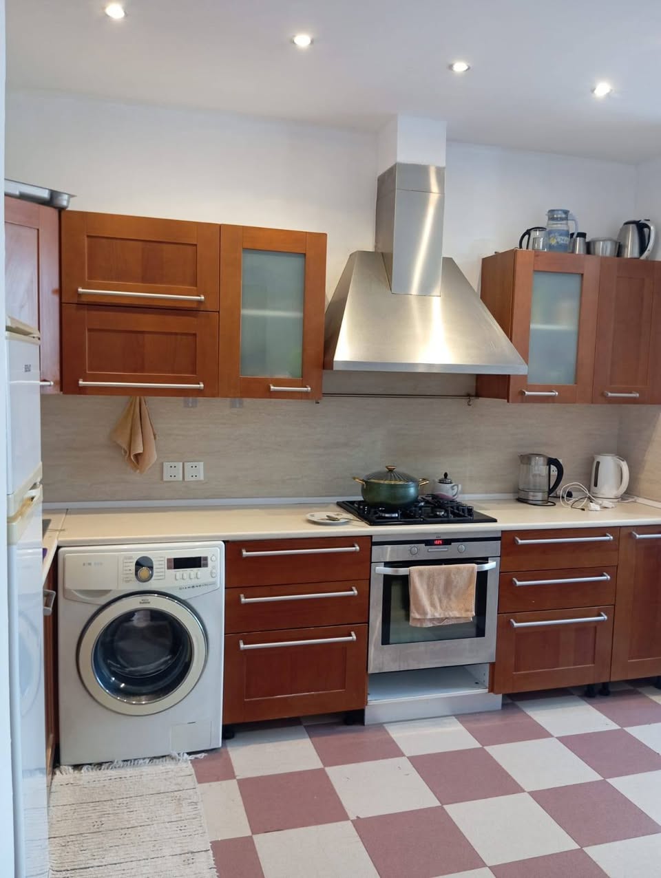 Rent 4-room apartment, Baku — 250 ₼