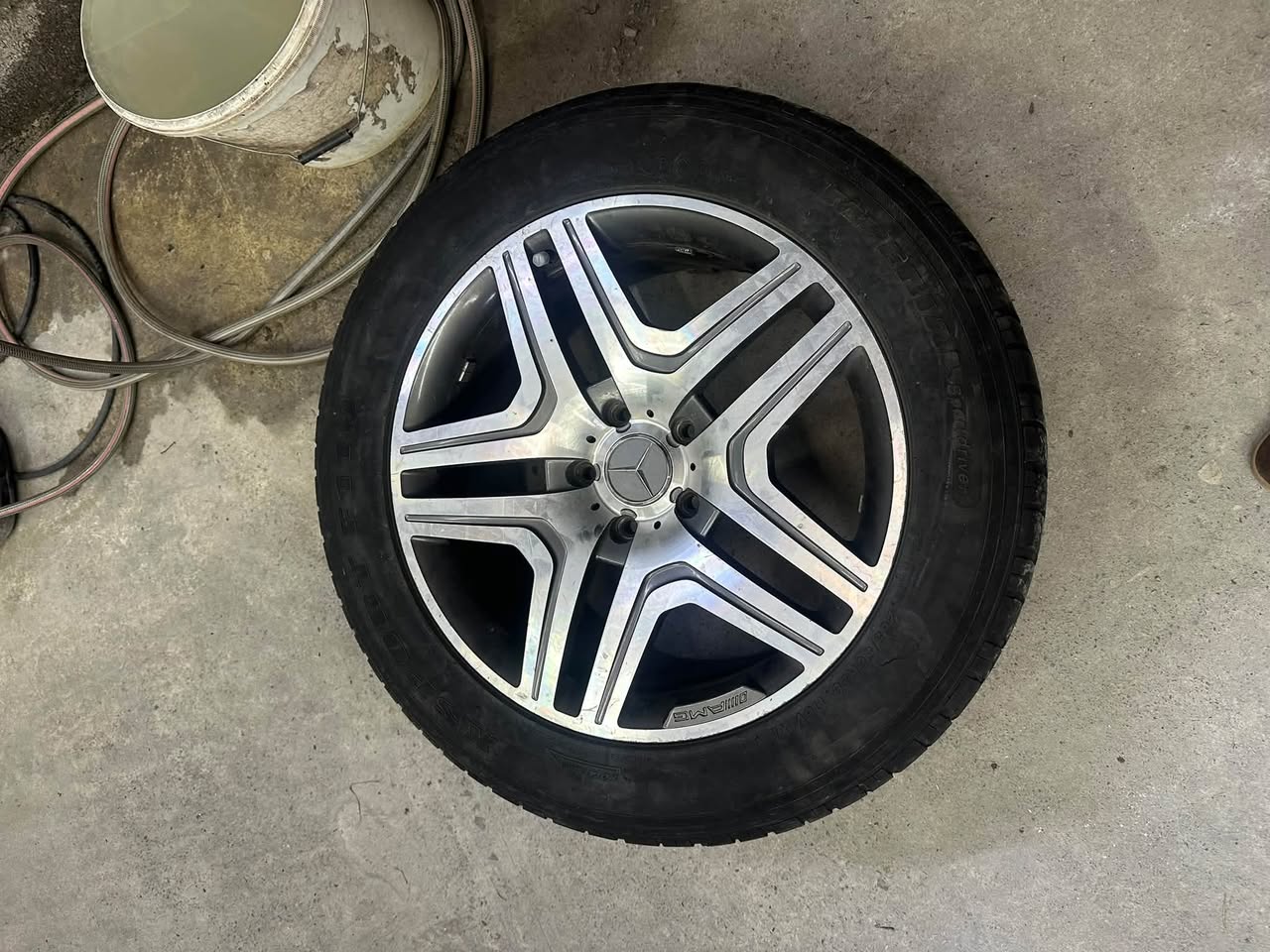 იყიდება 285/50 r20 საბურავები არ აქვს — 1,500₾