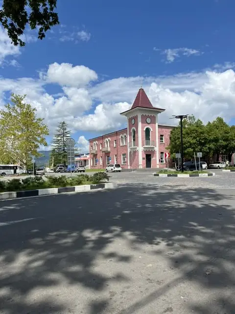 Mənim atasım Çoxataurda fıstıq satmaq üçün fıstıq dənələri var