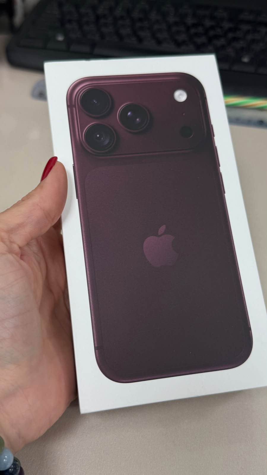 iPhone 18 Pro 256GB Burgundy, მოთესილი