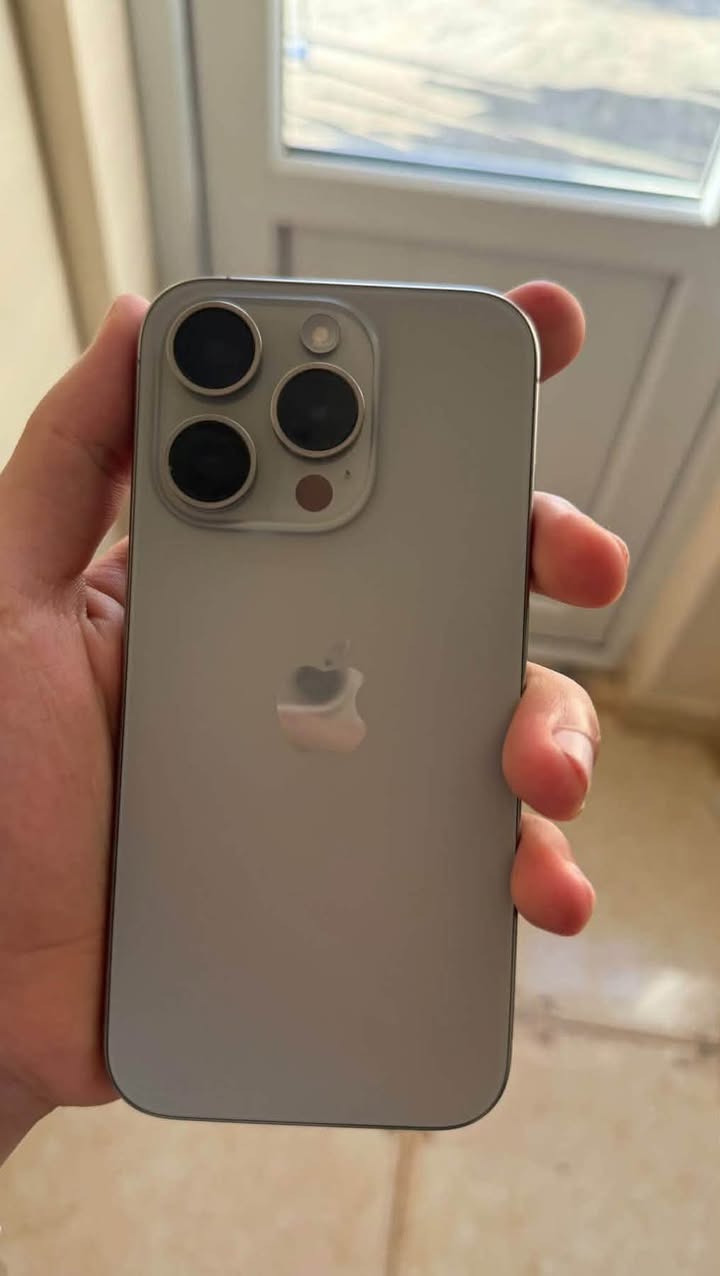 iPhone 15 Pro 256GB, 80% battery