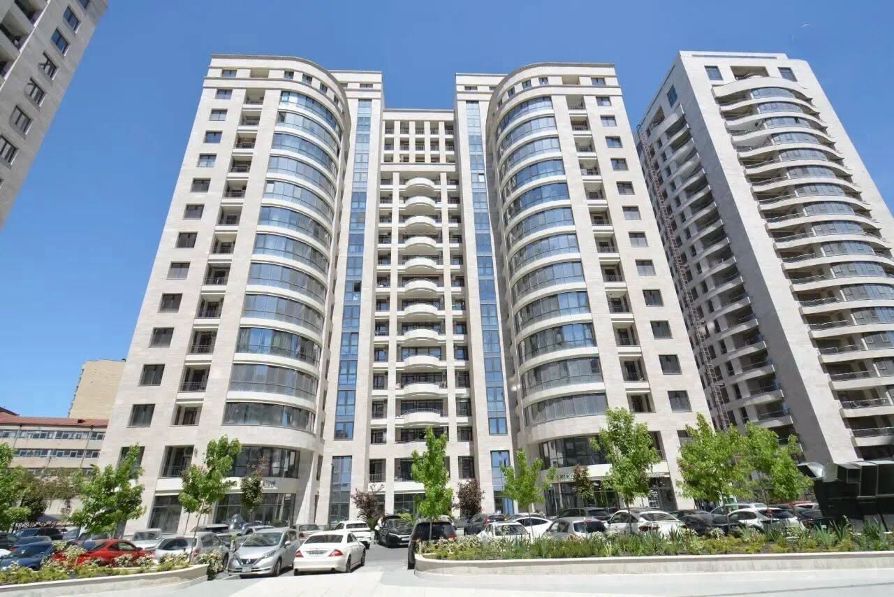 2 otaqlı mənzil satılır, İrəvan — $240,000