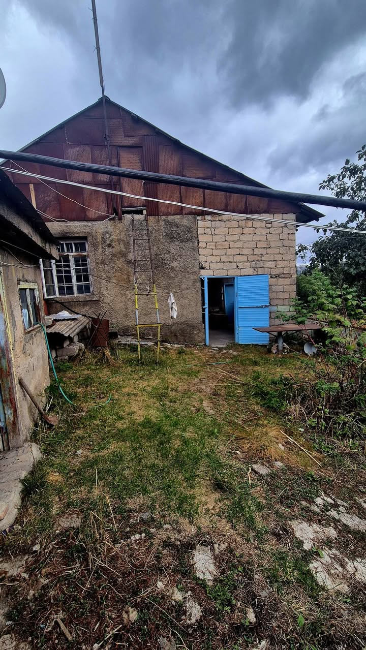 Bahçe evi, Astarak
