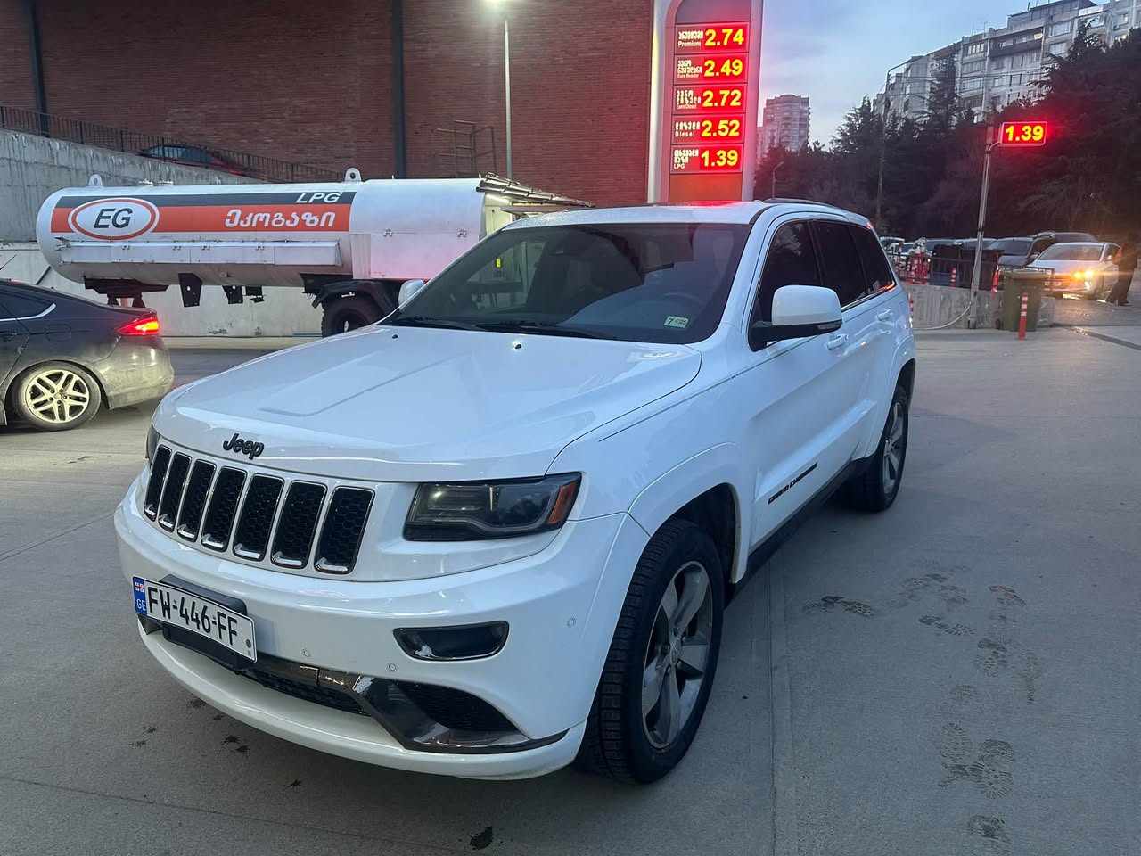 იყიდება ბირკით 2015 წლიანი 3.0 დიზელი — 7,500$
