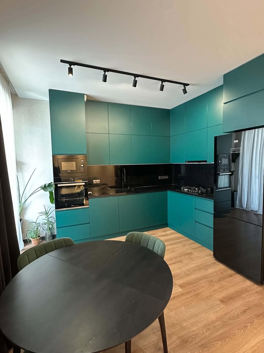 Сдается в аренду 2-комнатная квартира, Тбилиси — $2,000