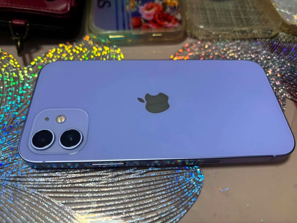 Բարի օր եմ վաճառում iPhone 12 իդեալական վիճակում