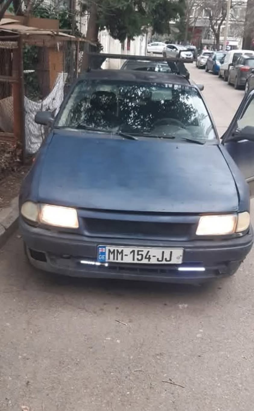 900 dollars 1.6 Prastroi engine car 1997