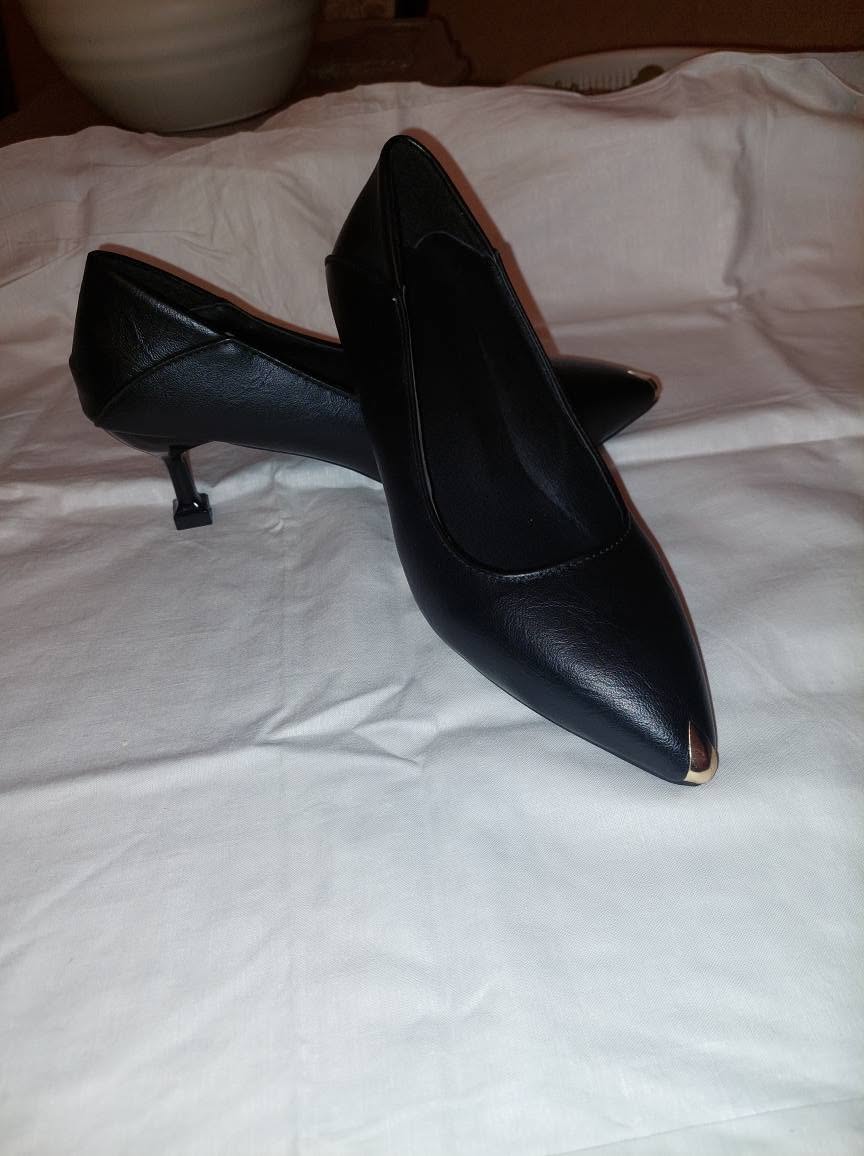 New women's shoes, size 37 and lacquered