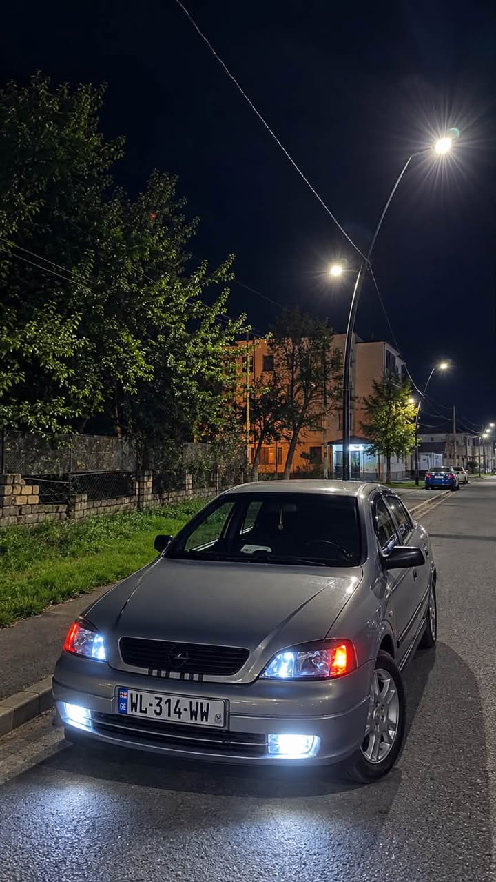 Opel 1999