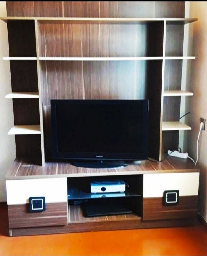 TV stand with shelves, like new