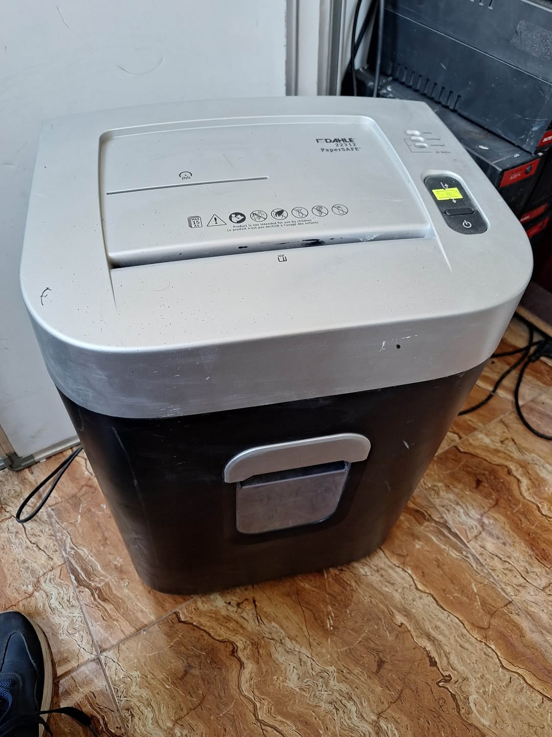 DAHLE firmasının kağıt imha makinesi - 80₾