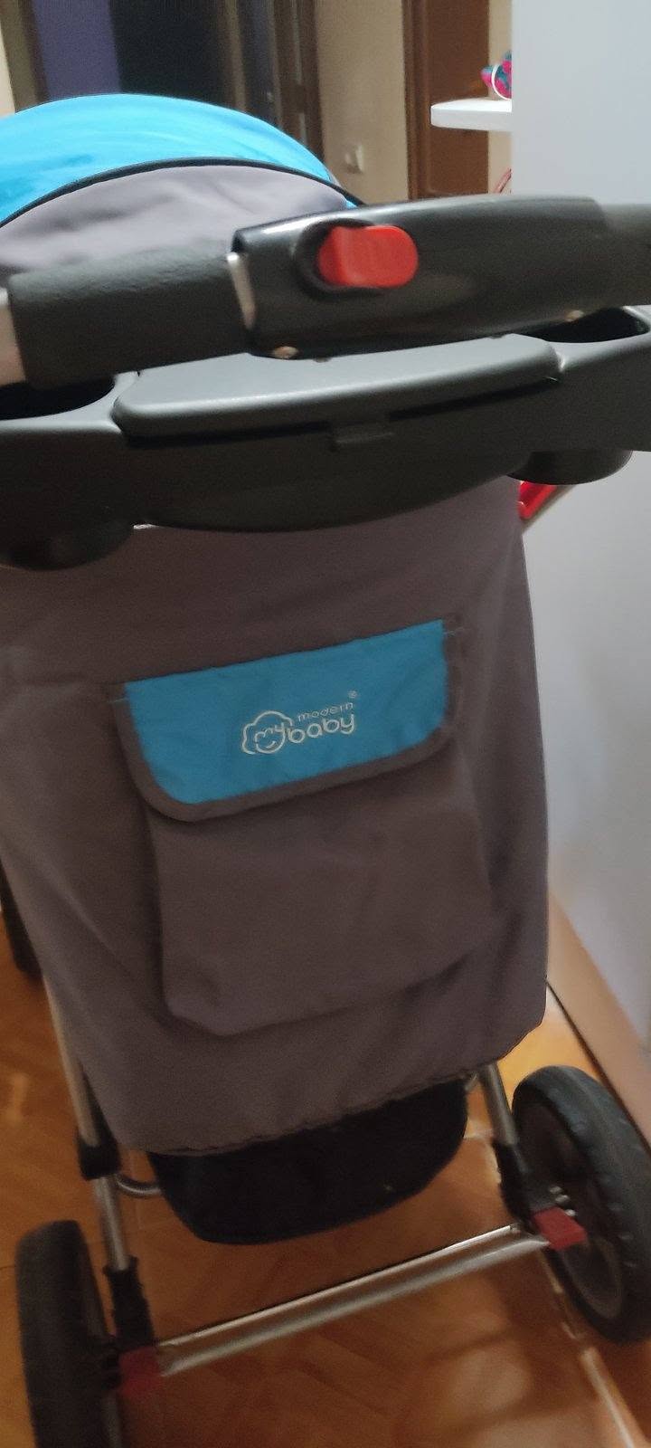 Modern Baby children's stroller