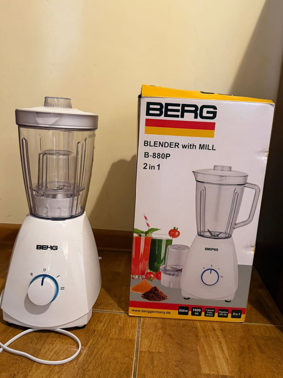 Berg blender with mill B-880P