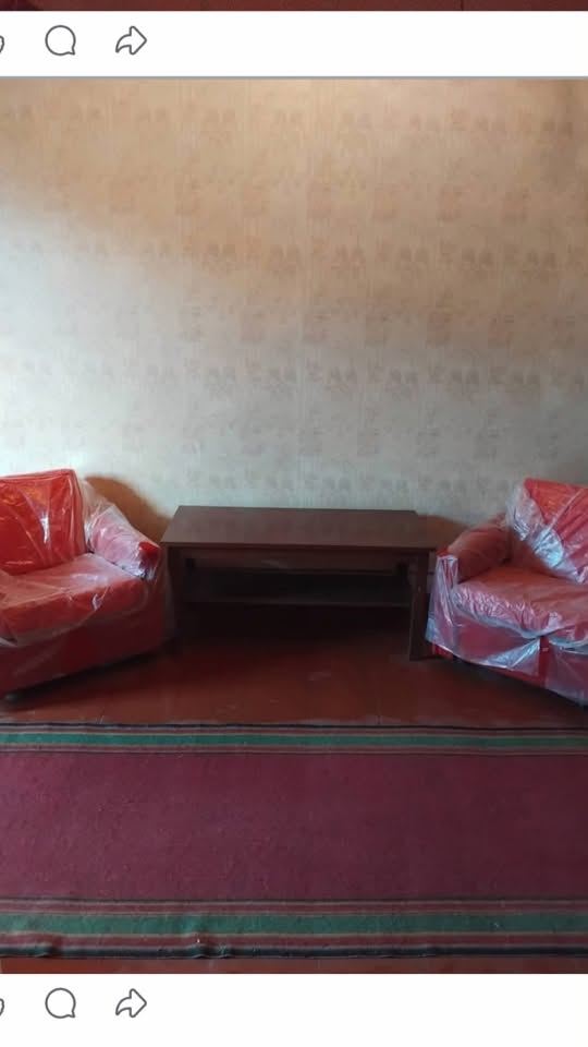 İkinci əl mebel: Stullar və masa