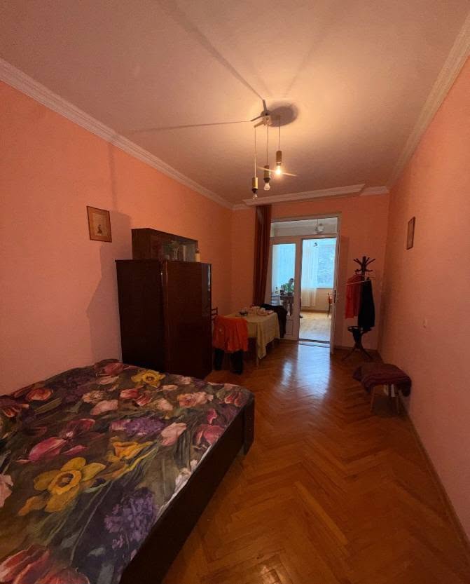 იყიდება 5-ოთახიანი ბინა, თბილისი — $147,000