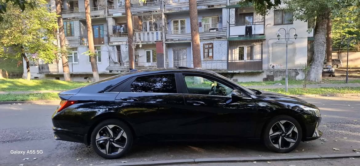 Hyundai Elantra 2022