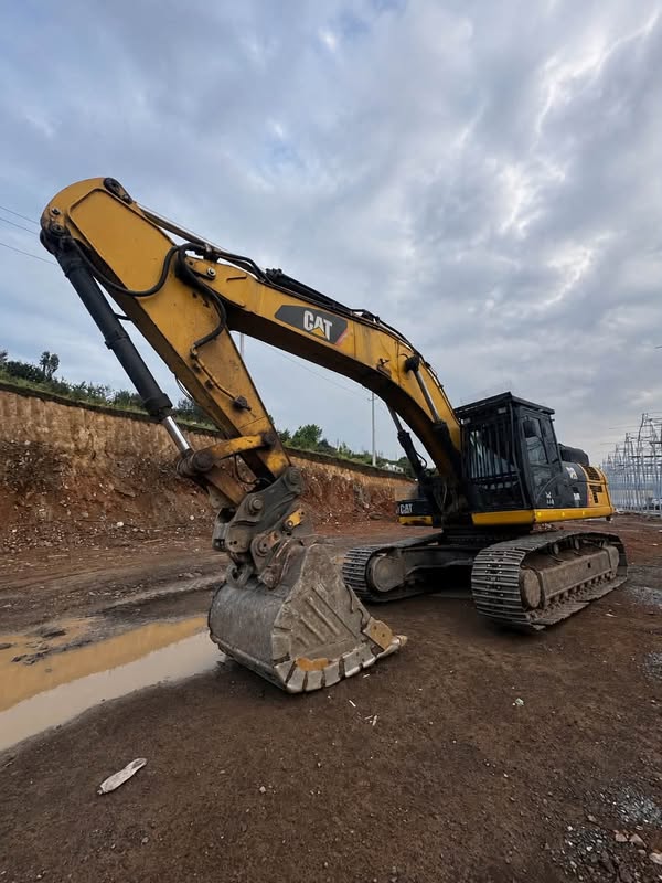 CAT 336 — 78,000$