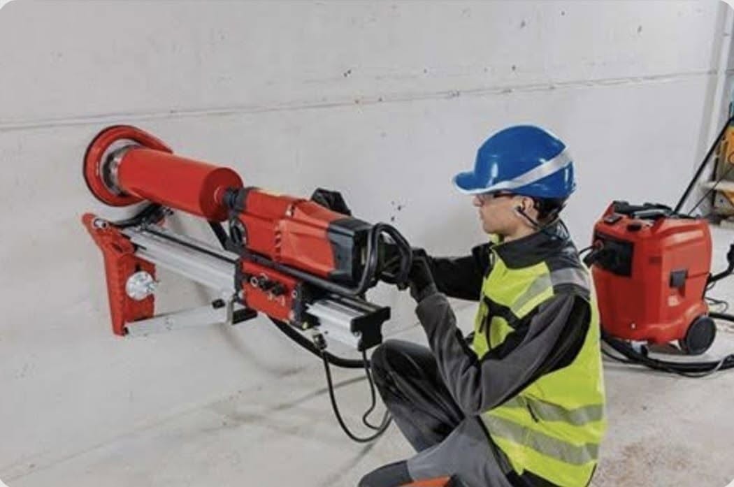 Կատարում ենք պատերի ծածկում և կտրում