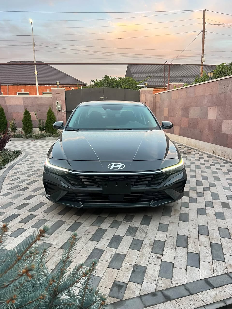 Hyundai Elantra 2024