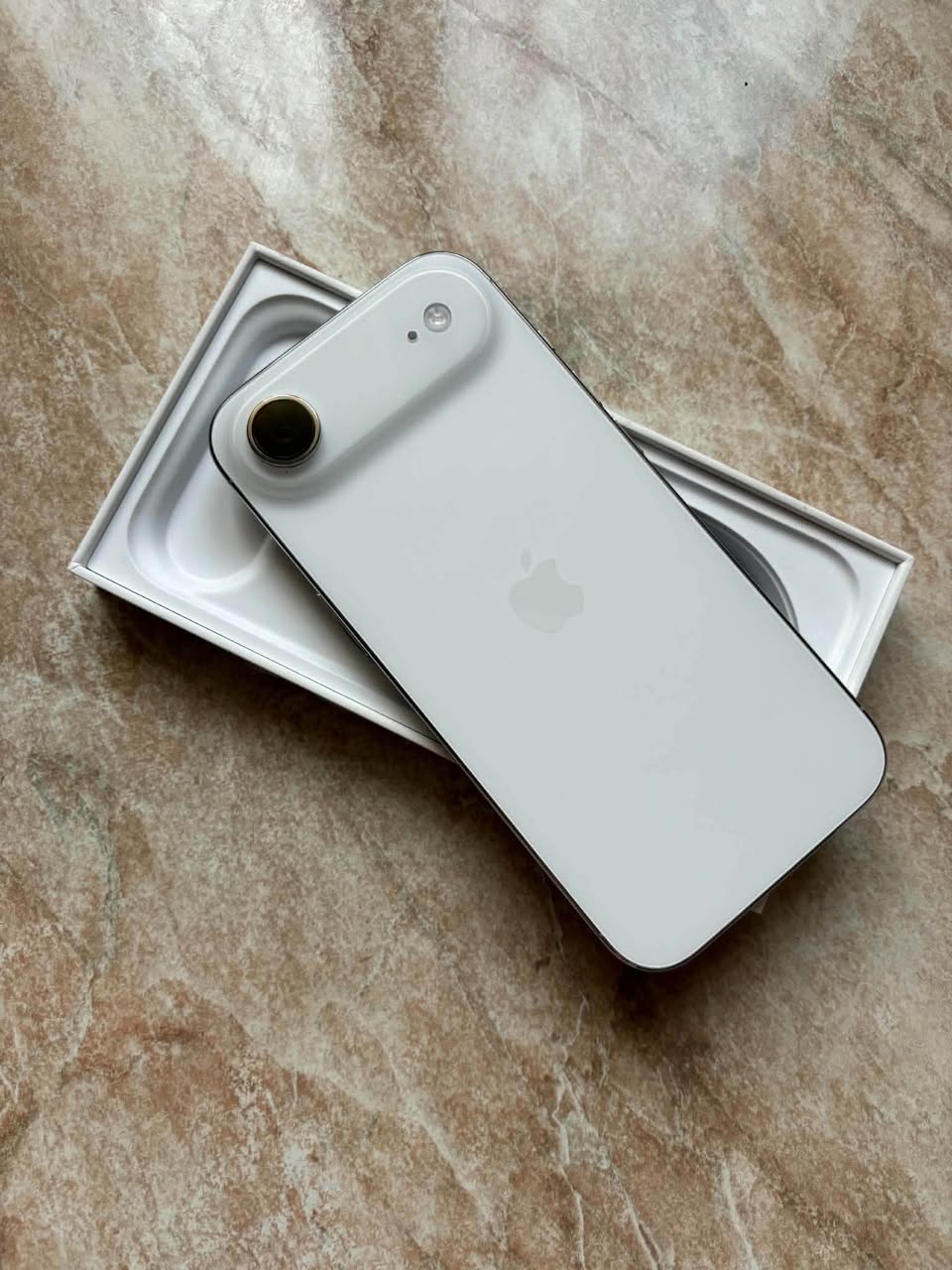 iPhone 17 Air 256GB, ბატარეა 94%