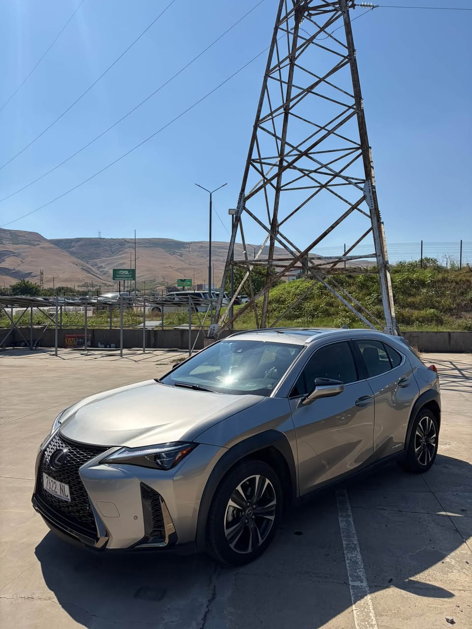 Lexus UX 2019 — 15,000$