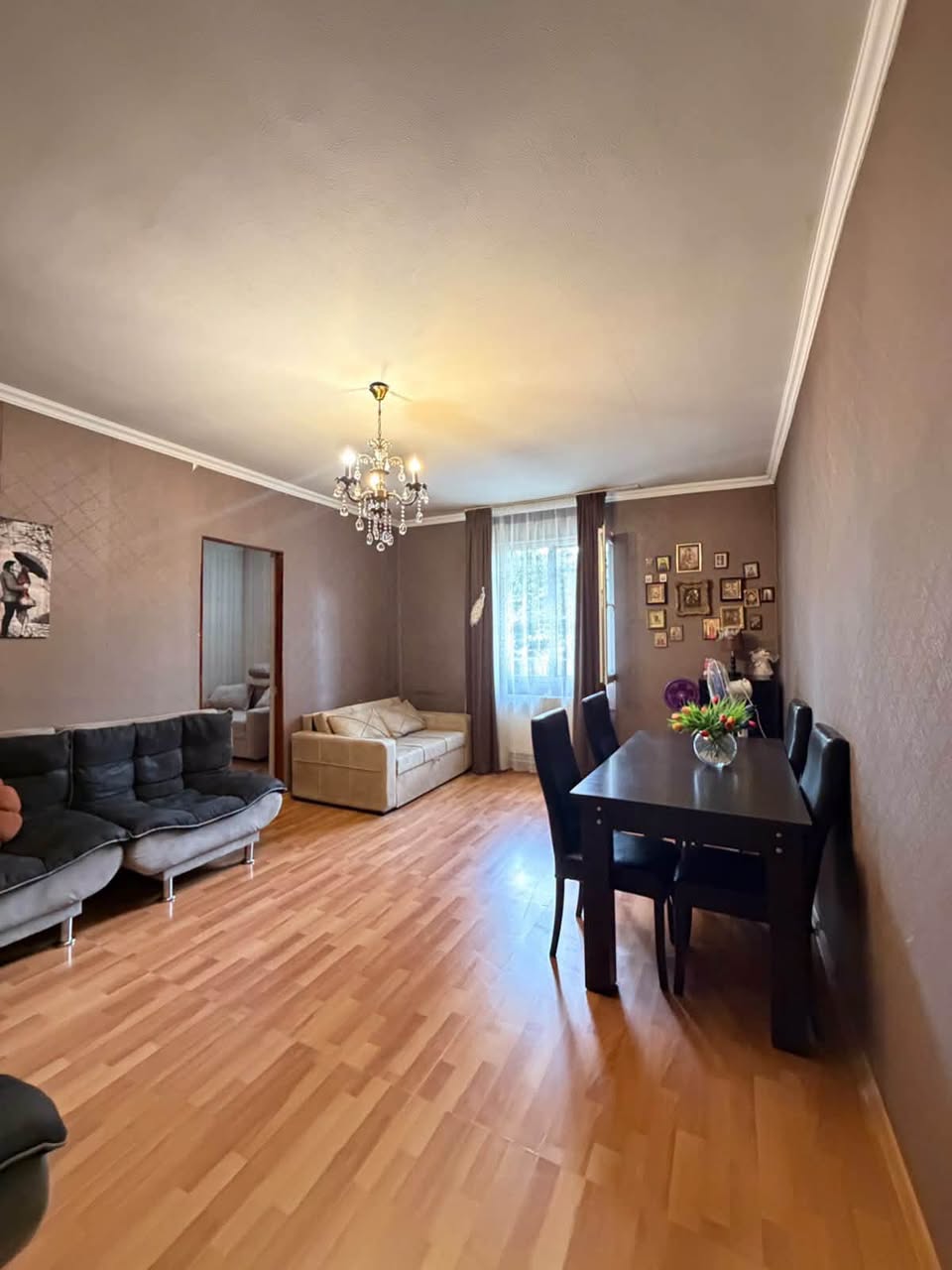 Satılır 4-otaqlı mənzil, Tbilisi