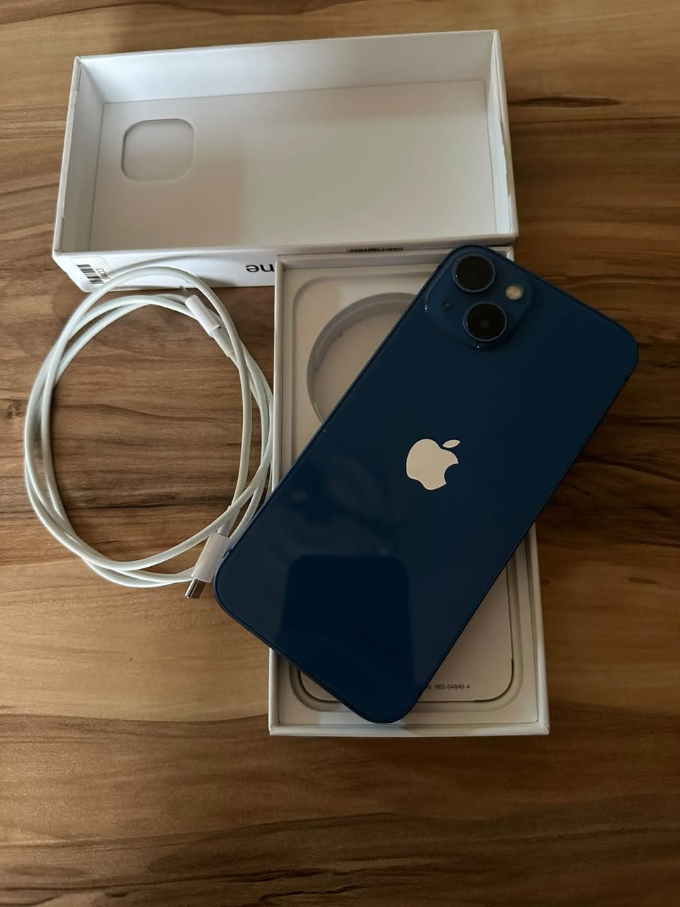 iPhone 13, ყუთით და ორიგინალური კაბელით